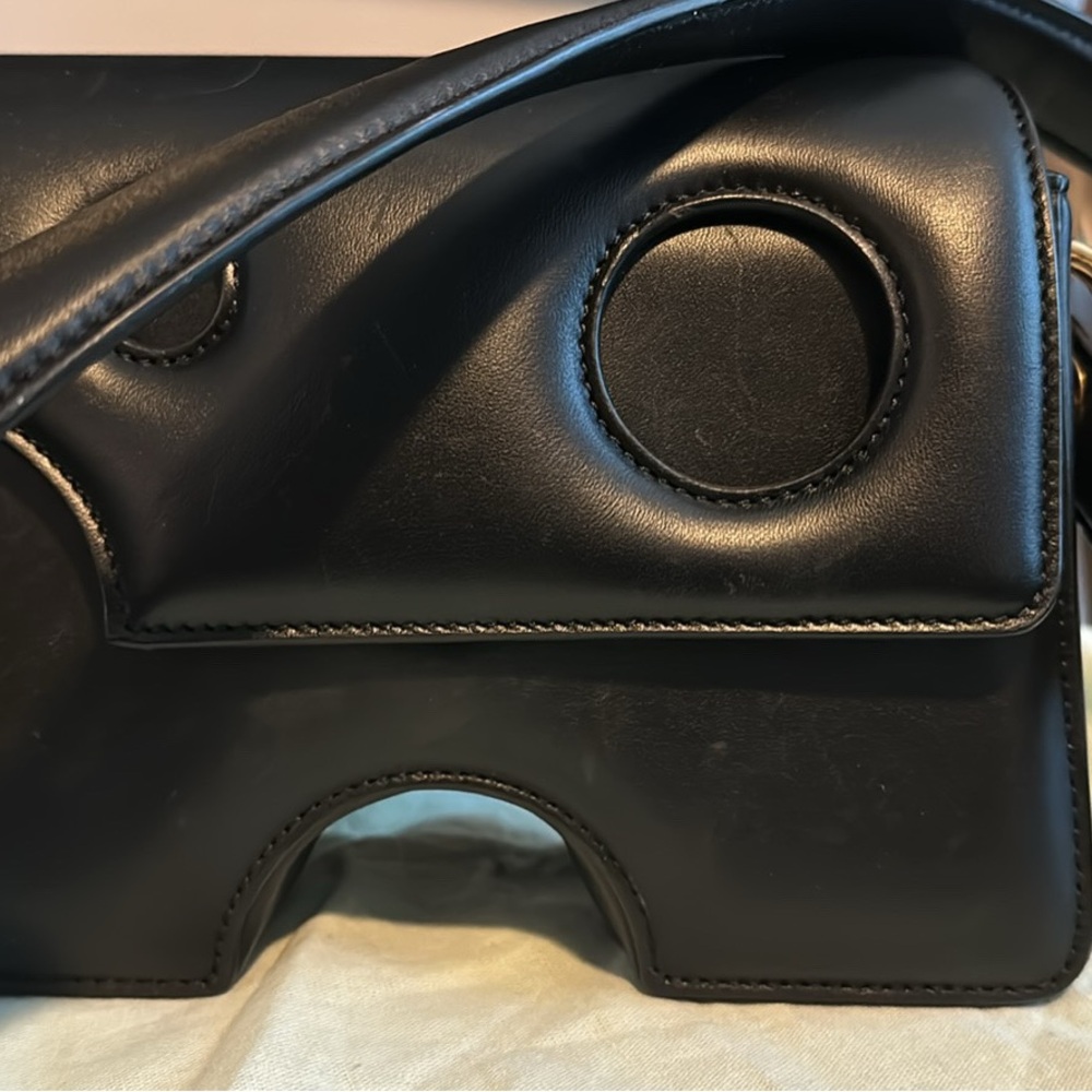 Off-White Burrow-22 Black Leather Shoulder / Crossbody Bag – Excellent Condition